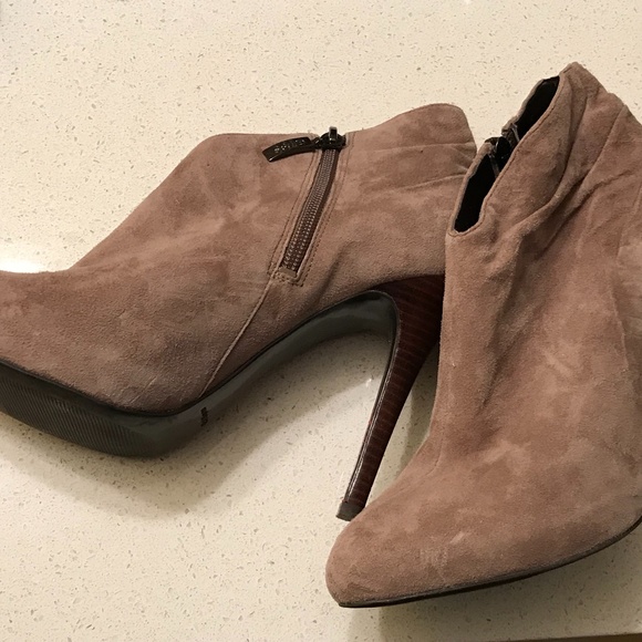 Guess Suede/Leather High Heel Booties - size 8.5 - Picture 9 of 12